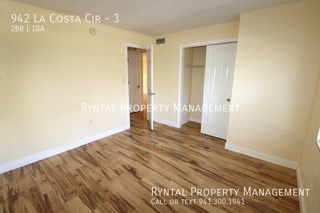 Building Photo - 942 La Costa Cir