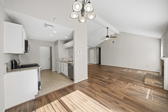 Building Photo - 2819 Kettle Run Dr