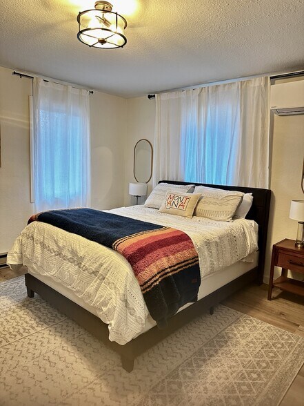 Main level bedroom - 128 Mallard Loop