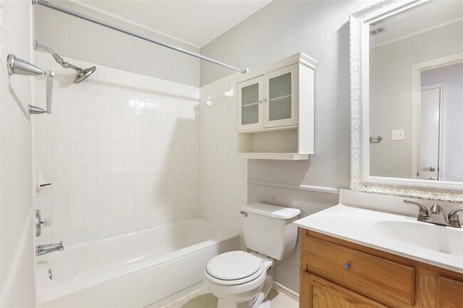 Building Photo - 15204 Drusilla's Dr