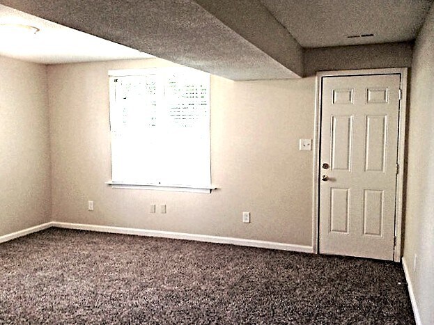 Building Photo - 4038 River Falls Dr