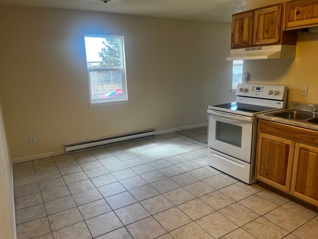 Building Photo - Pre-Leasing- House For Rent In Brush!