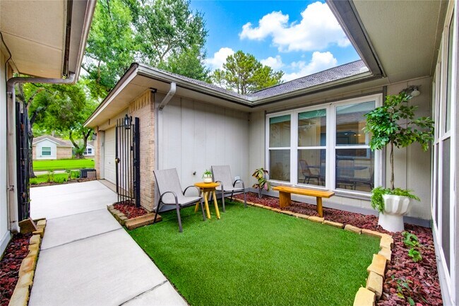 Building Photo - 7023 Brockington Dr