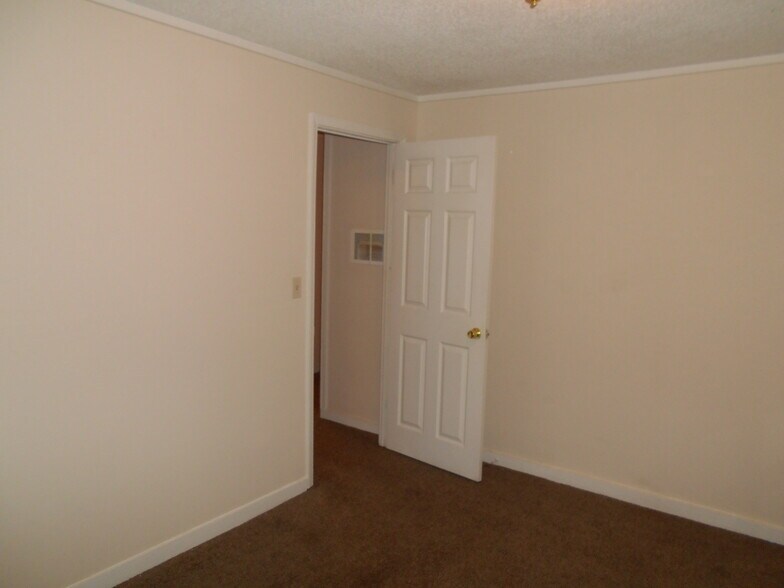 Building Photo - 4409 E Bayley St