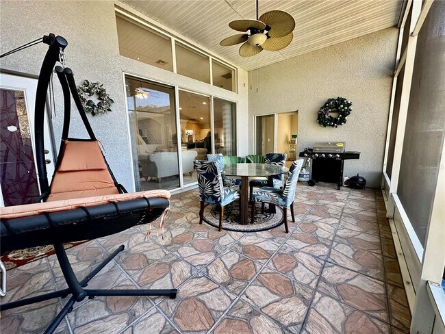 Building Photo - 1947 Fairway Loop