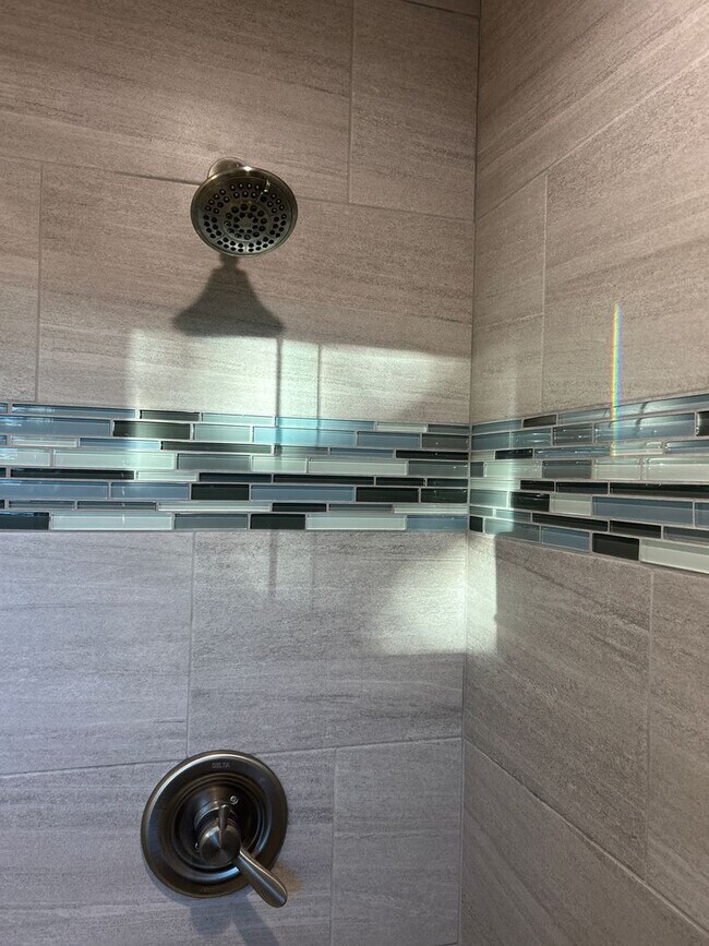 Building Photo - 1079 NW Quincy Ave