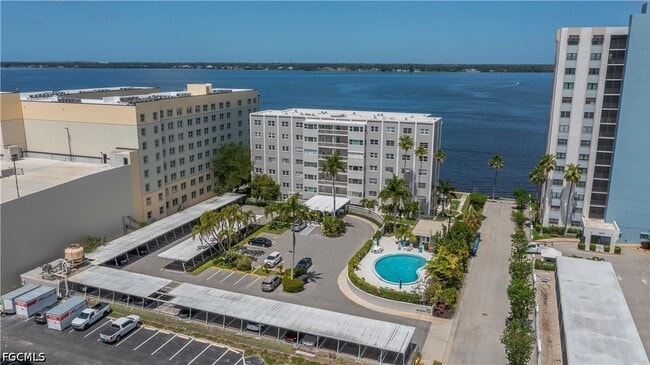 Building Photo - 1900 Clifford St