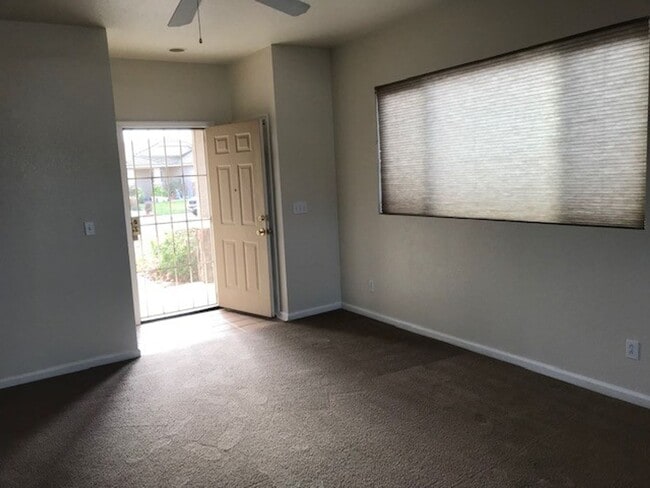 Building Photo - Home Sweet Home!  Adorable 3/2 Single Stor...