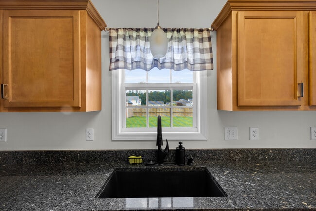 Building Photo - 125 Crooked Run Dr