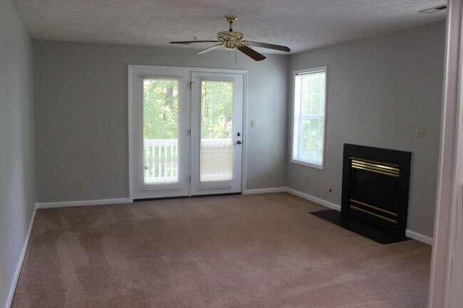 Building Photo - 325-8 Waterdown Drive
