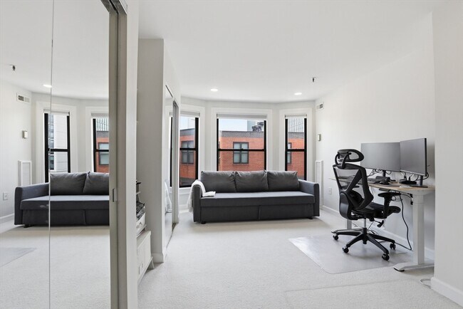 Building Photo - 390 Commonwealth Ave