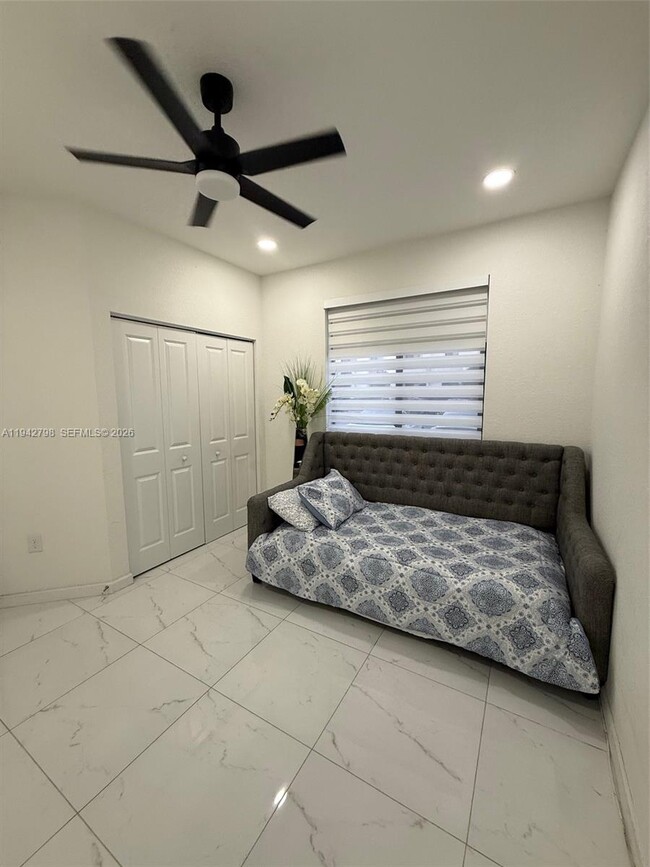 Building Photo - 21432 NE 2nd Path