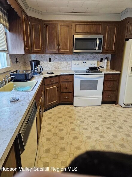 Building Photo - 477 Lattintown Rd