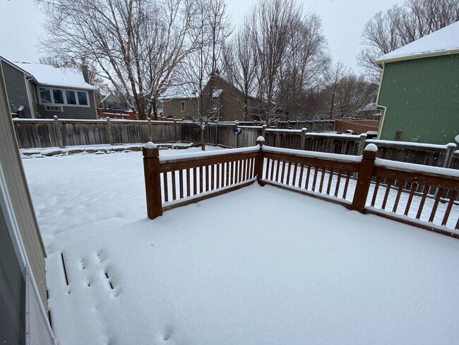 Building Photo - Wonderful Fox Chase home with fantastic spacious floor plan.