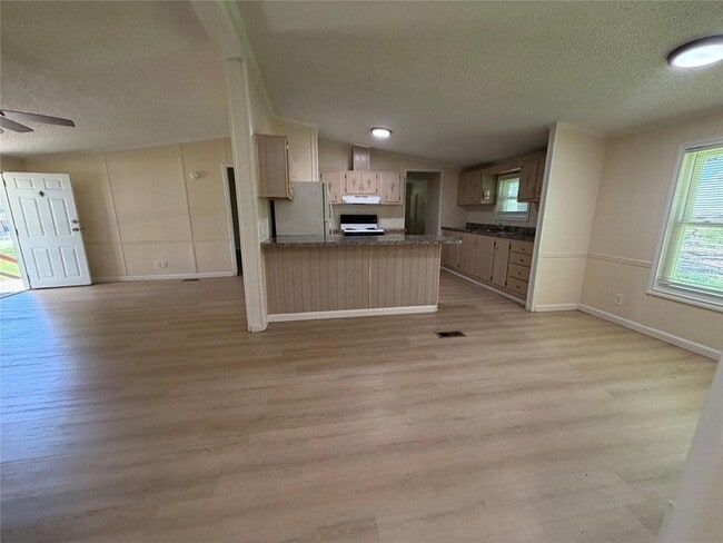 Building Photo - 175 Scarlet Oaks Dr