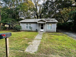 Building Photo - A Great 2 bed/1 bath Home in Pine White Hall!