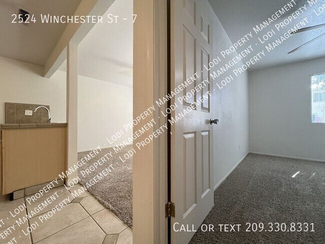 Building Photo - 2524 Winchester Dr