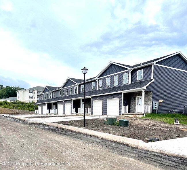 Building Photo - 406 Felts St
