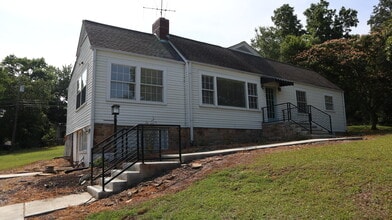 Building Photo - 1016 Wickford Rd