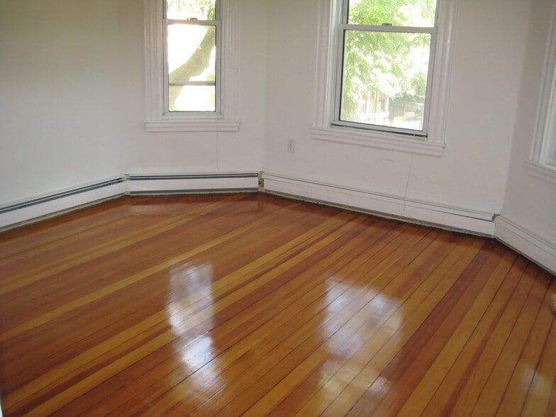 Living / Dining - 71 Putnam Ave