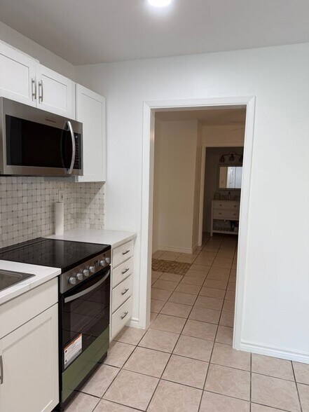 Building Photo - 1214 Barton Hills Dr