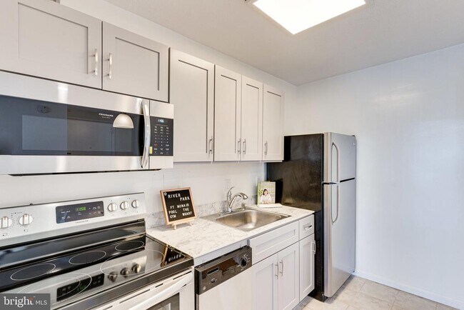 Building Photo - 1311 Delaware Ave SW