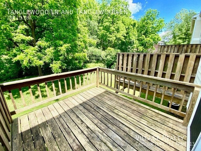 Building Photo - 442 Tanglewood Ln
