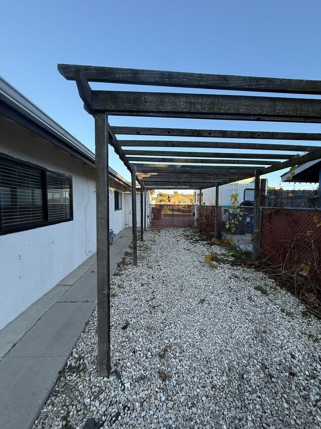 Building Photo - Orcutt Single Story Home on Cul-de-Sac with a Large Yard