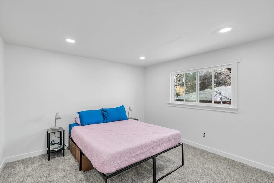 Bedroom 3 - 1030 W Five Mile Pky