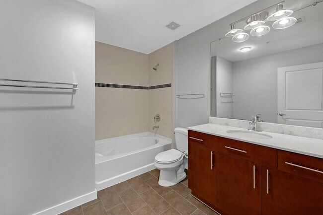 Building Photo - 5925 Almeda Rd