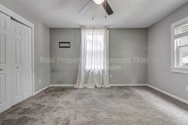 Building Photo - 4511 Newport Ave