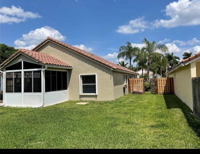 Building Photo - 1972 Oak Berry Cir