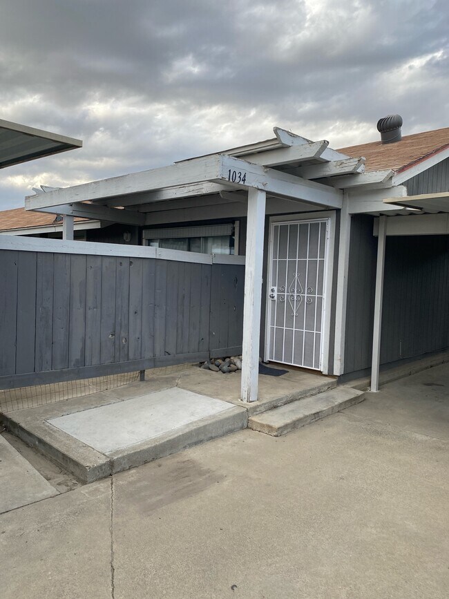 Primary Photo - 1034 Kaweah St