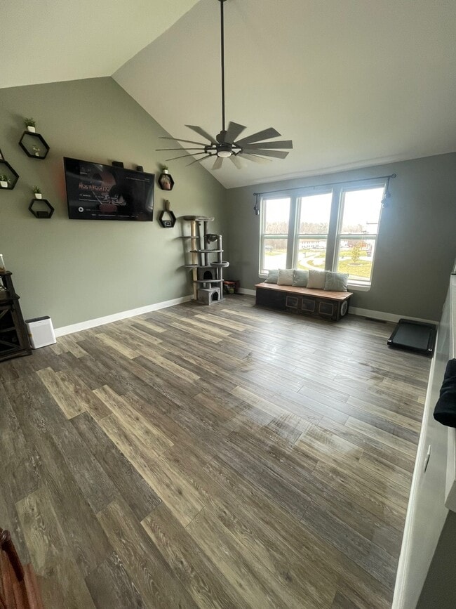 Building Photo - 1010 Deer Run