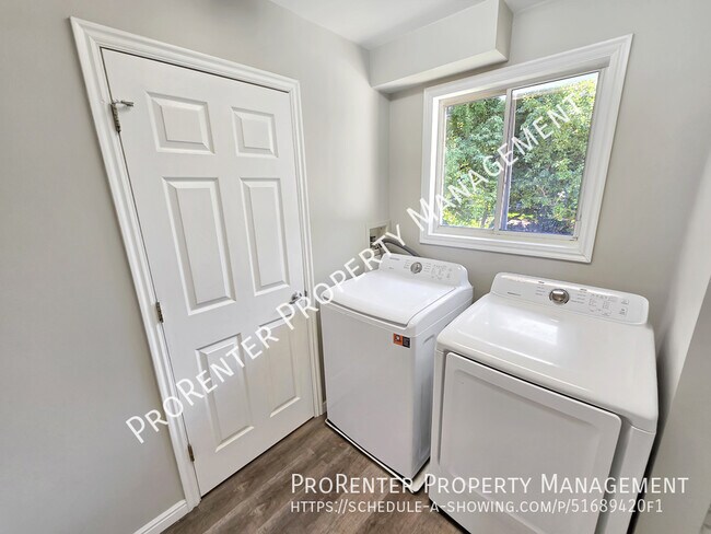 Building Photo - 2208 Kays Creek Dr