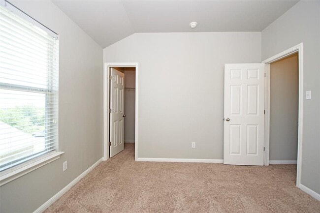 Building Photo - 6800 Cromarty Ln