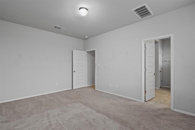 Building Photo - 300 Delta Crst