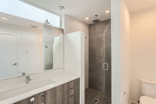 Building Photo - Luxurious 2-Bedroom Townhome with HUGE Multifunctional Space AND loft
