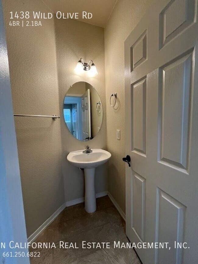 Building Photo - 1438 Wild Olive Rd