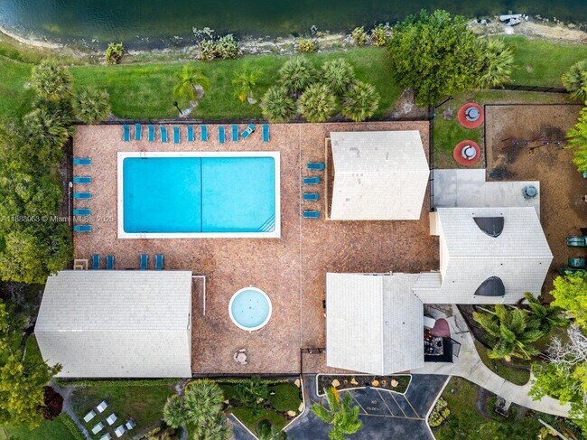 Building Photo - 10766 Crescendo Cir