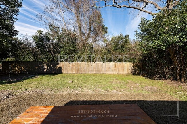 Building Photo - Fully Renovated 3 Bed 2 Bath Home!