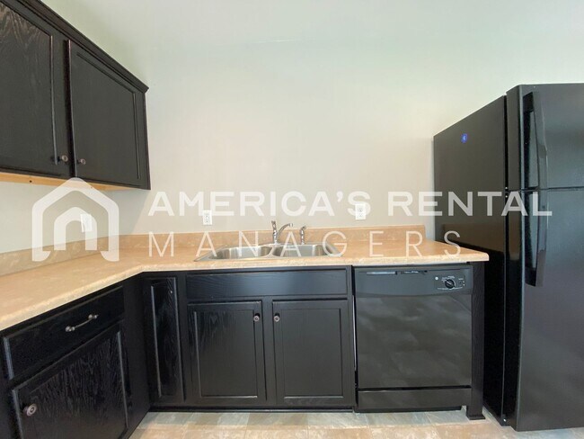 Building Photo - Home for Rent in Talladega, AL!!! Availabl...