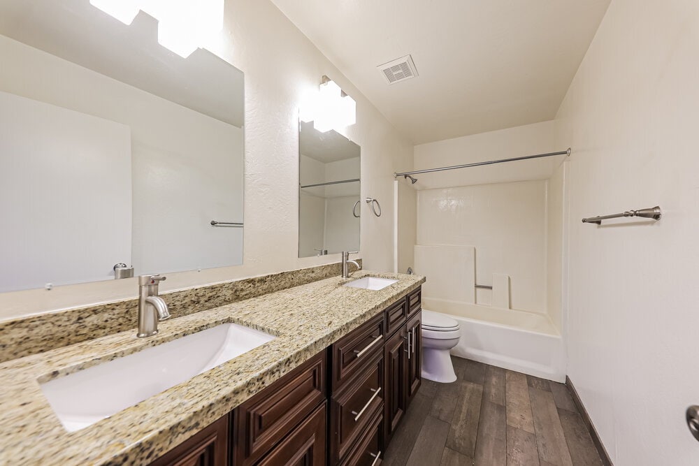 Building Photo - 4533 E Annette Dr