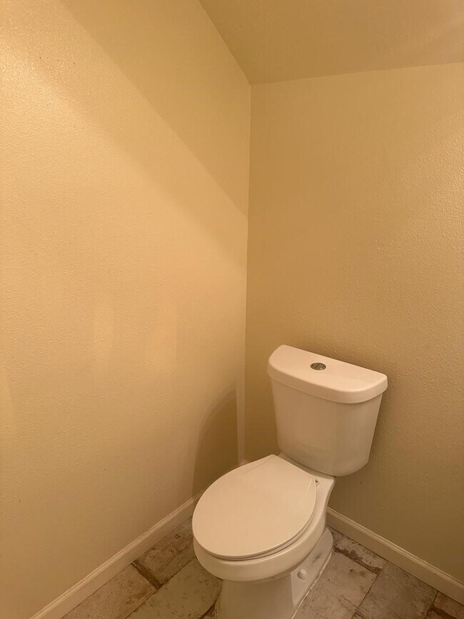 Building Photo - 18255 Eton Ridge Ct