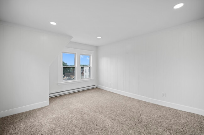 Building Photo - 220 Hillside Ave