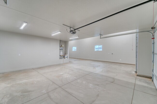 Building Photo - 362 Firerock Way