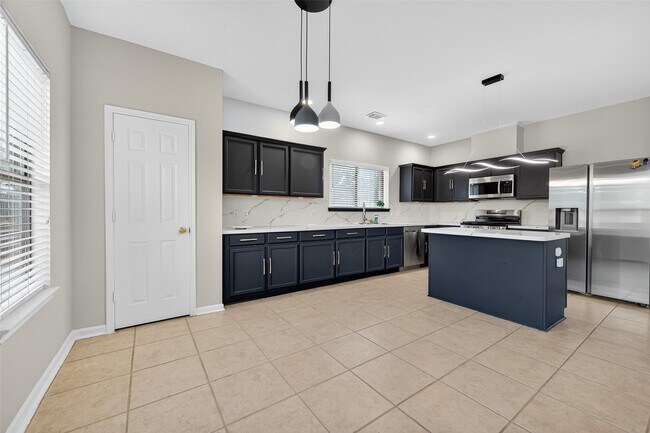 Building Photo - 21515 White Falls Ln