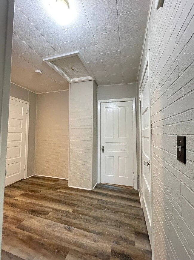 Building Photo - Available June 13th - 4 BED 2 BATH