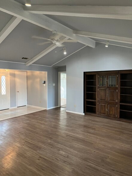 Building Photo - 2304 Canyon Valley Trl