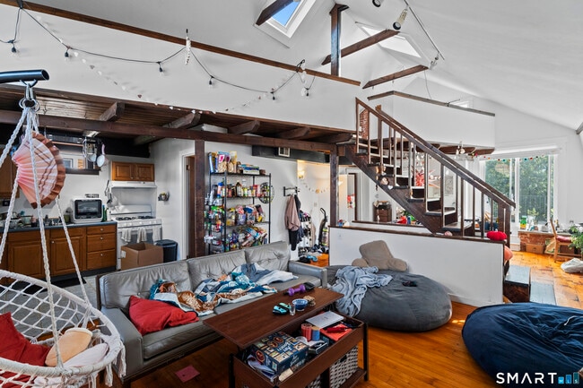 Building Photo - 251 Lawrence St